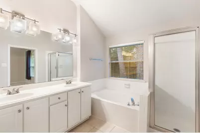 35 Auburn Path Drive, The Woodlands, TX 77382 - Photo 5