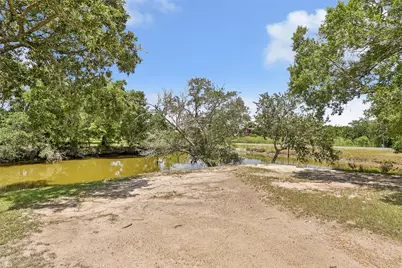 309 Oak Island Drive, Anahuac, TX 77514 - Photo 35