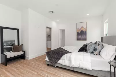 4702 Thornton Views  Rd, Houston, TX 77018 - Photo 23