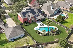 2903 Harvest Hill Dr, Friendswood, TX 77546 - Photo 3