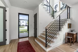 935 Gardenia Dr, Houston, TX 77018 - Photo 5