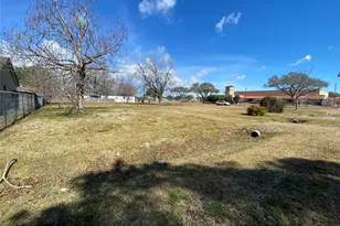 2102 6th Ave N, Texas City, TX 77590 - Photo 1