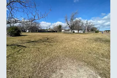 2102 6th Avenue N, Texas City, TX 77590 - Photo 3