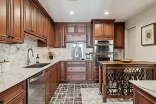 7523 Del Monte Dr, Houston, TX 77063 - Photo 11