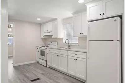 2222 N Austin Avenue #30, Pearland, TX 77581 - Photo 9