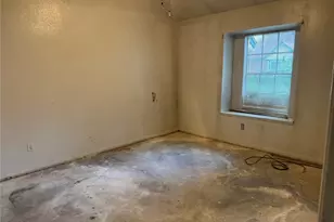 12339 W Village Dr, Houston, TX 77039 - Photo 17