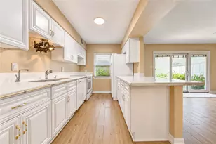 12710 Huntingwick Dr, Houston, TX 77024 - Photo 9