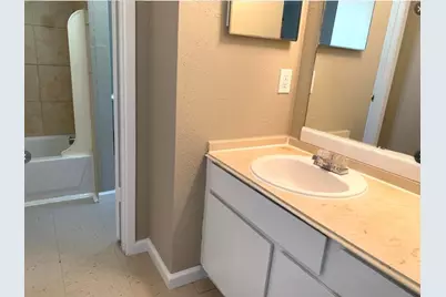 2200 Cypress Landing Drive #E-1, Houston, TX 77090 - Photo 13