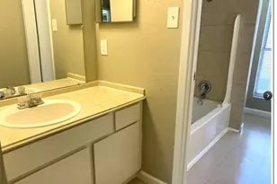 2200 Cypress Landing Dr, Houston, TX 77090 - Photo 11