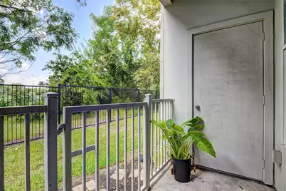 1441 East Street #107, Houston, TX 77007 - Photo 9