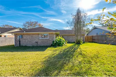 2114 Yorktown Court S, League City, TX 77573 - Photo 39