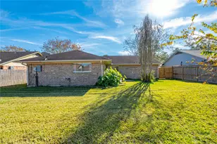 2114 Yorktown Ct S, League City, TX 77573 - Photo 39