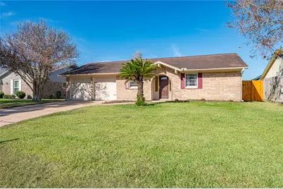 2114 Yorktown Court S, League City, TX 77573 - Photo 7