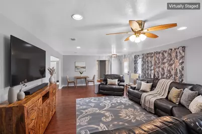 380 S Wilson Avenue, Giddings, TX 78942 - Photo 5