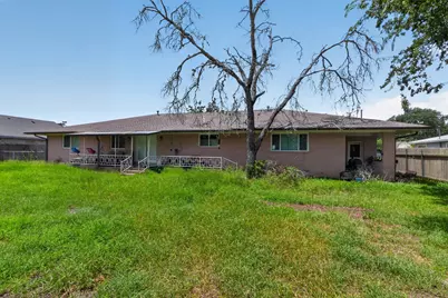 380 S Wilson Avenue, Giddings, TX 78942 - Photo 25