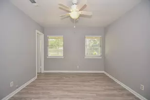 5330 Windswept Ln, Houston, TX 77056 - Photo 13