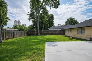 5330 Windswept Ln, Houston, TX 77056 - Photo 21