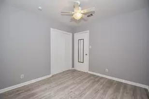 5330 Windswept Ln, Houston, TX 77056 - Photo 15