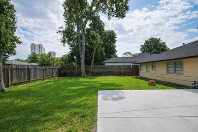 5330 Windswept Lane, Houston, TX 77056 - Photo 17