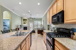 10366 Solitaire Cir, Houston, TX 77070 - Photo 11