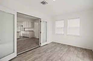 7812 Scanlock St, Houston, TX 77012 - Photo 17