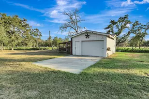 351 Sulphur Estates Rd, Victoria, TX 77905 - Photo 33