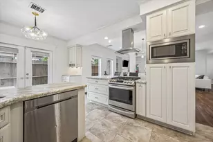 1112 Nantucket Dr, Houston, TX 77057 - Photo 11