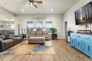 703 Cottonwood Dr, Orange, TX 77630 - Photo 5