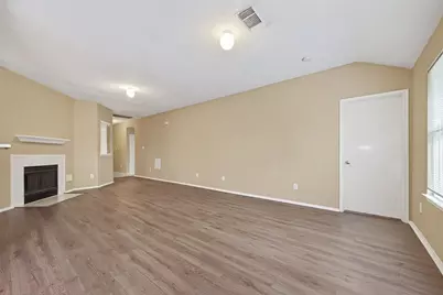 13715 Naomi Hollow Lane, Houston, TX 77082 - Photo 9