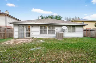 13715 Naomi Hollow Ln, Houston, TX 77082 - Photo 41