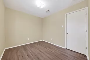 13715 Naomi Hollow Ln, Houston, TX 77082 - Photo 31