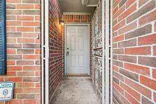 13715 Naomi Hollow Ln, Houston, TX 77082 - Photo 5