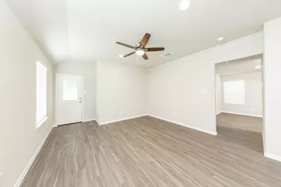 15631 Buffalo Meadow Court, Houston, TX 77090 - Photo 5