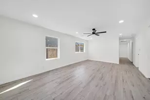 5025 De Milo Dr, Houston, TX 77092 - Photo 7