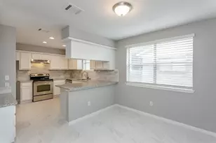 2715 Colony Dr, Sugar Land, TX 77479 - Photo 7