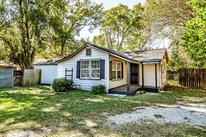 303 W Worsham Street, Willis, TX 77378 - Photo 1