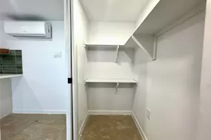 808 Oakhurst St, Houston, TX 77023 - Photo 9