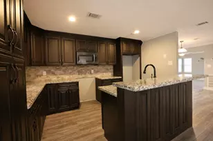 601 W Cleveland St, Baytown, TX 77520 - Photo 9