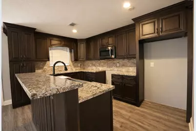 601 W Cleveland Street, Baytown, TX 77520 - Photo 7