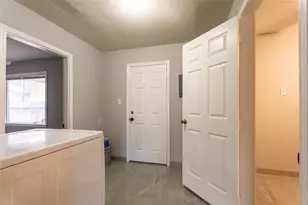 8438 Sonneville Dr, Houston, TX 77080 - Photo 9