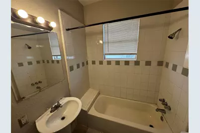 4510 La Branch Street #4, Houston, TX 77004 - Photo 5