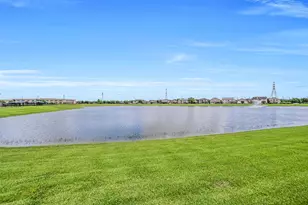 318 Lake Line Dr, Alvin, TX 77511 - Photo 37