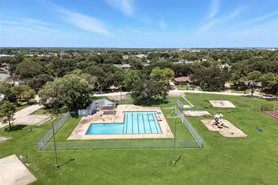 803 Bradwell Drive, Houston, TX 77062 - Photo 31