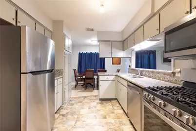 2022 Williamsburg Court N, League City, TX 77573 - Photo 9