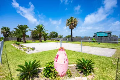 1051 Pompano Drive, Crystal Beach, TX 77617 - Photo 5