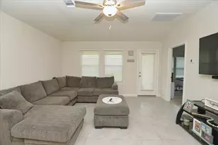 2051 W Darlington Oak Ct, Conroe, TX 77304 - Photo 5