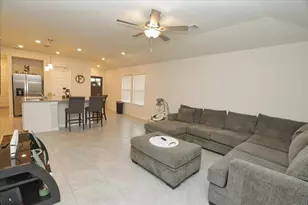 2051 W Darlington Oak Ct, Conroe, TX 77304 - Photo 9