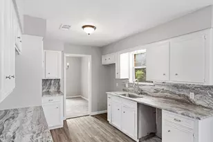 210 Bybee Dr, Conroe, TX 77301 - Photo 13