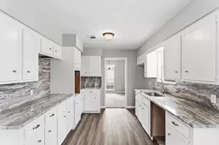 210 Bybee Dr, Conroe, TX 77301 - Photo 11