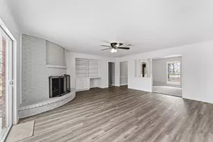 210 Bybee Dr, Conroe, TX 77301 - Photo 9